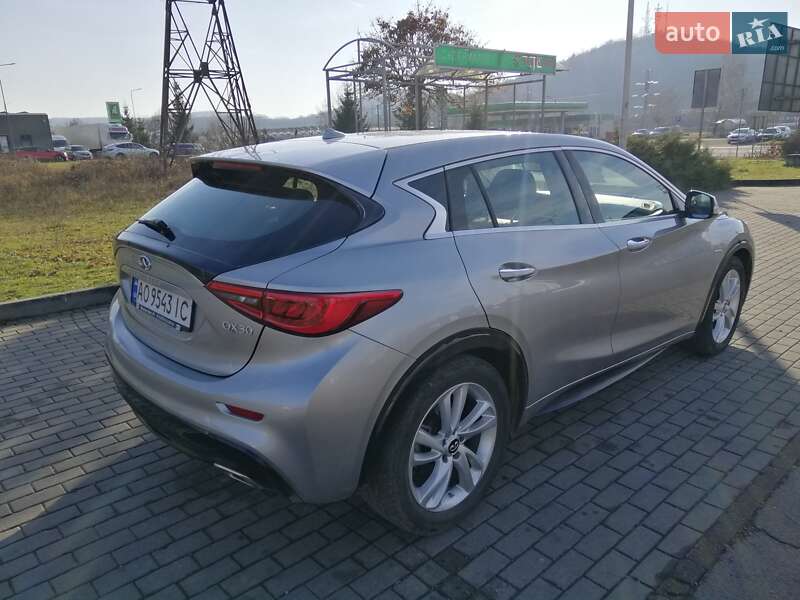 Infiniti Qx30 (2017)