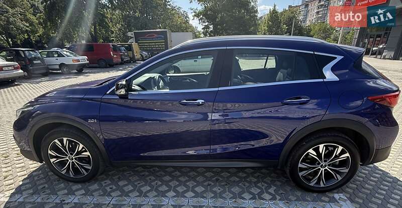 Infiniti Qx30 (2016)