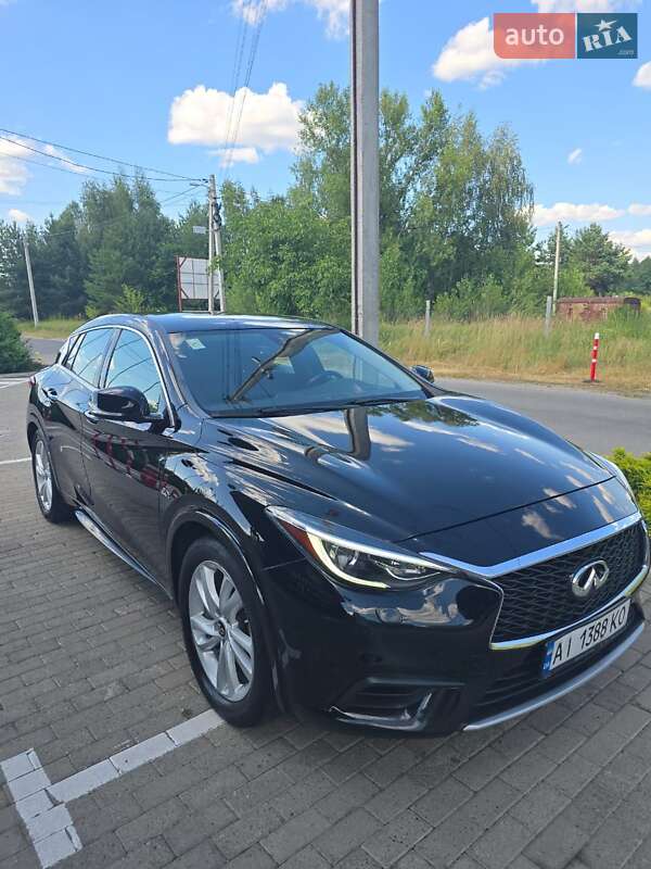 Infiniti Qx30 (2017)