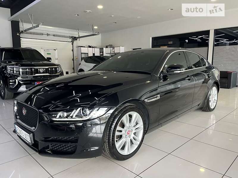Jaguar Xe (2015)