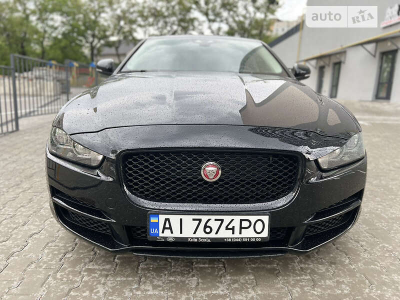 Jaguar Xe (2018)