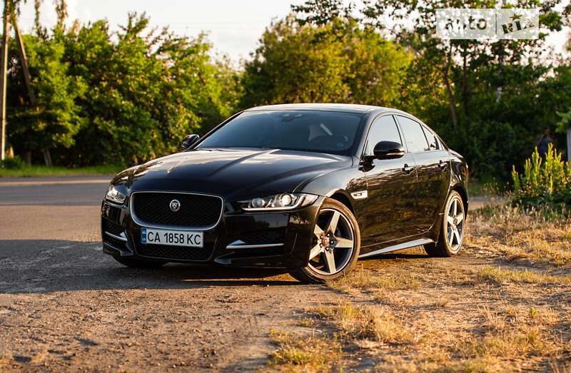 Jaguar Xe (2015)