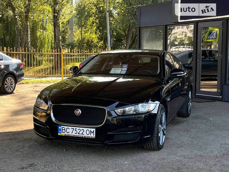 Jaguar Xe (2018)