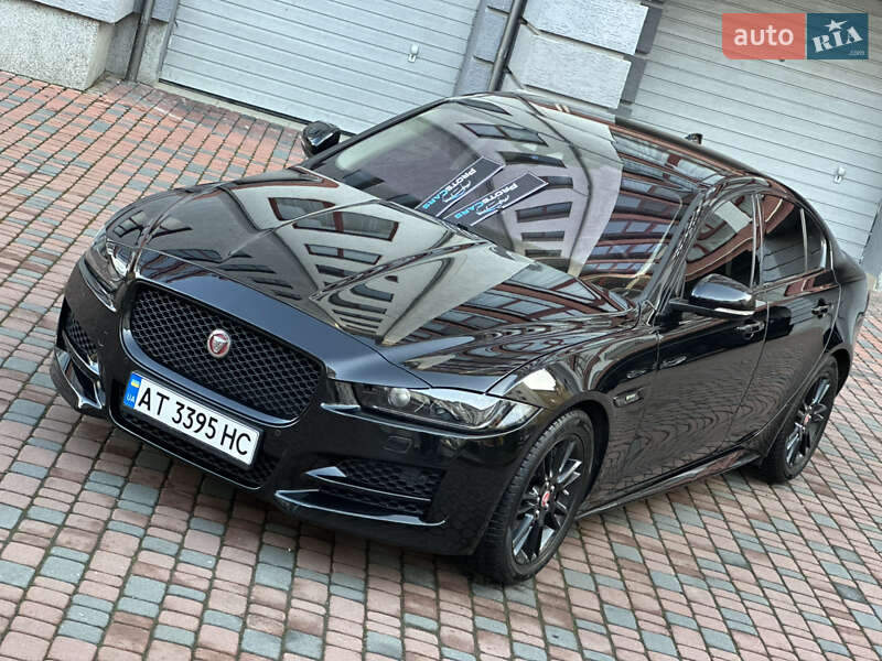 Jaguar Xe (2017)
