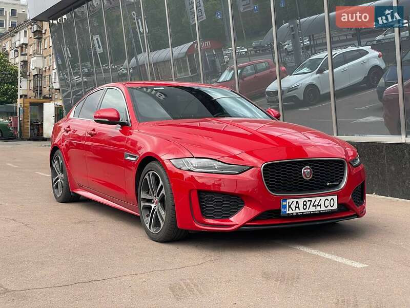 Jaguar Xe (2019)