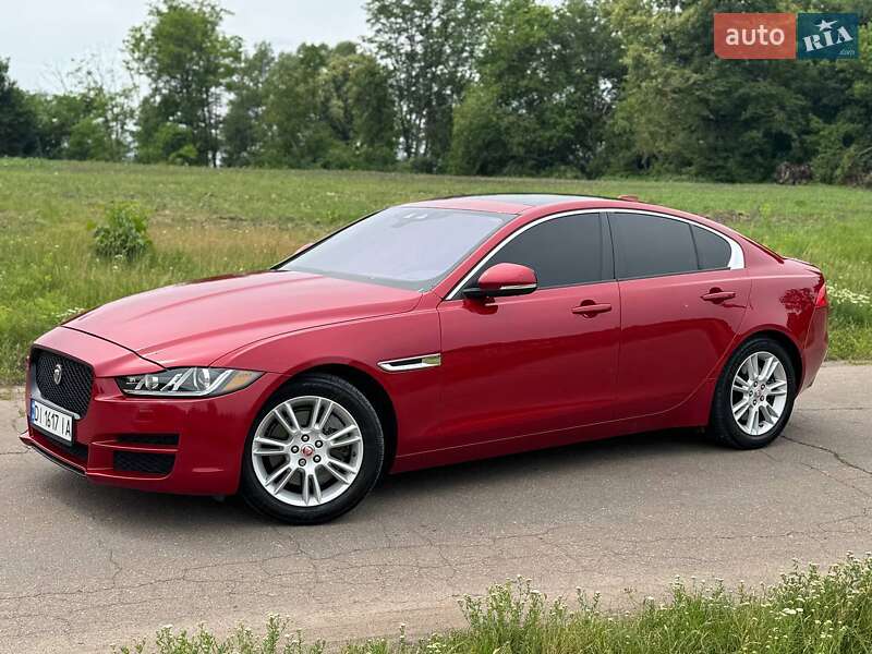Jaguar Xe (2016)