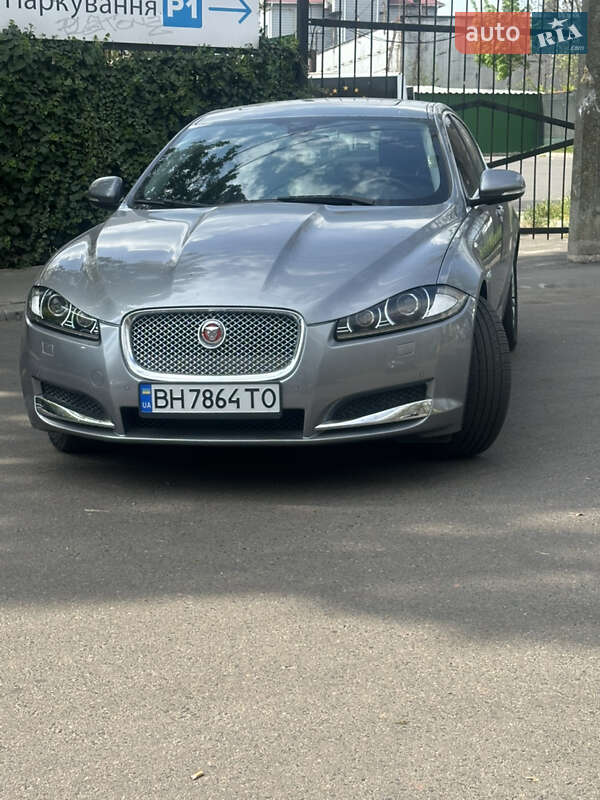 Jaguar Xf (2014)