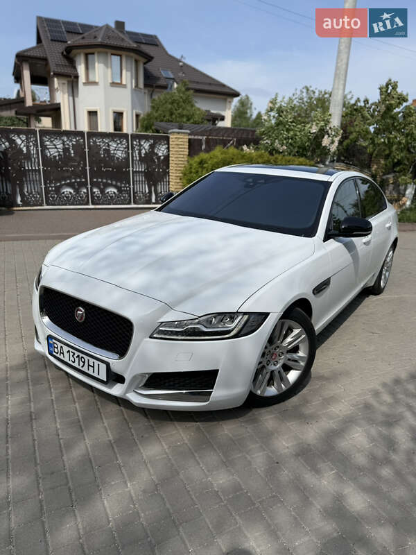 Jaguar Xf (2016)