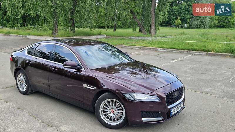 Jaguar Xf (2020)