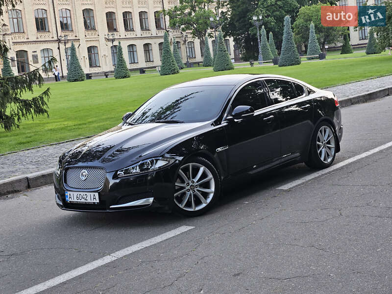 Jaguar Xf (2012)