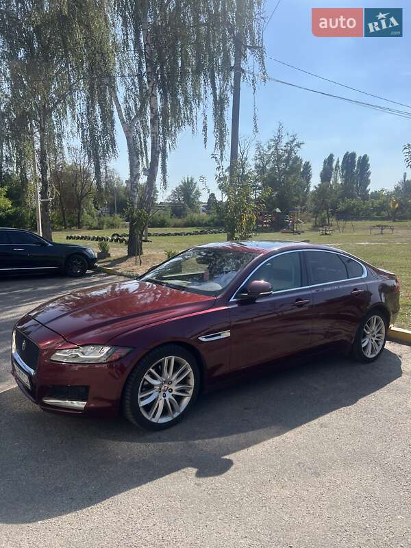 Jaguar Xf (2016)