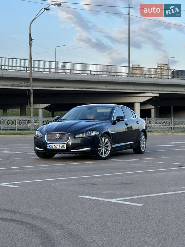 Jaguar Xf (2013)