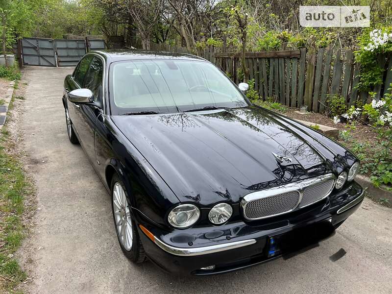 Jaguar Xj (2006)
