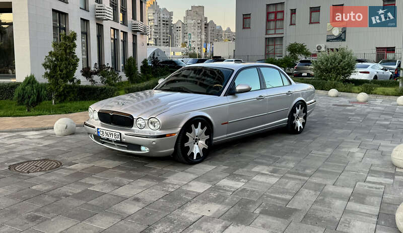 Jaguar Xj (2004)