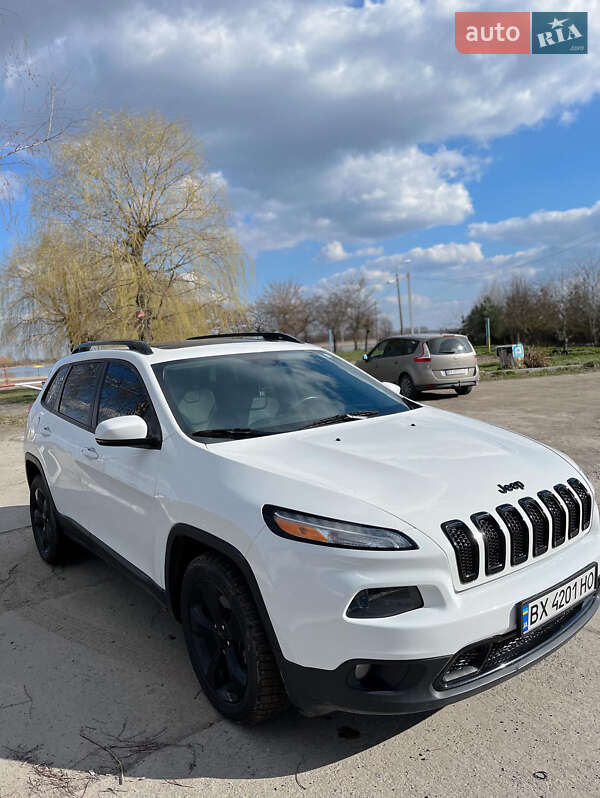 Jeep Cherokee (2016)
