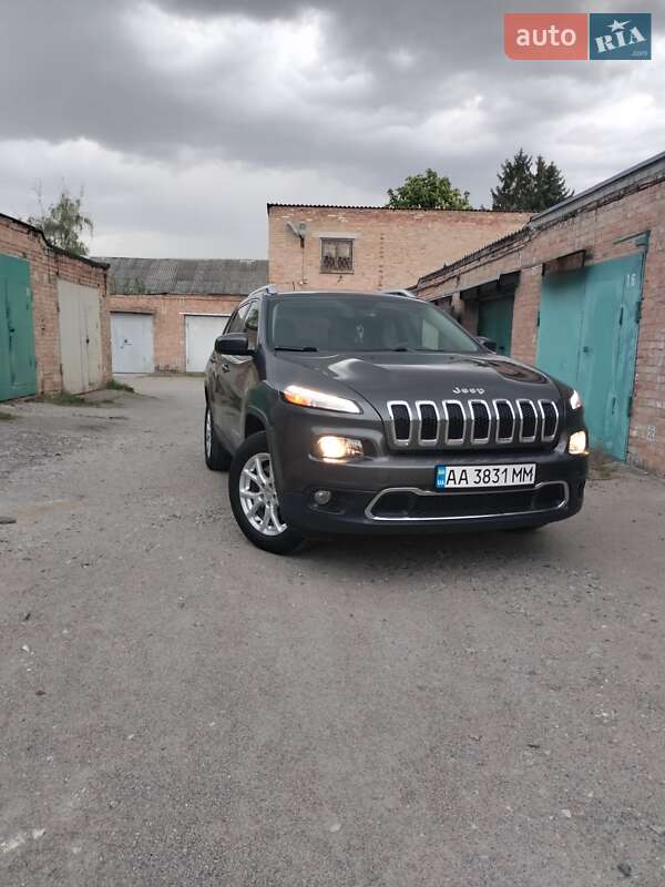 Jeep Cherokee (2015)