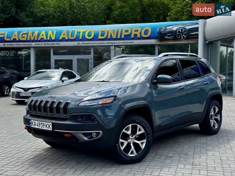 Jeep Cherokee (2016)