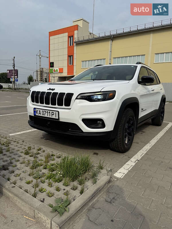 Jeep Cherokee (2022)