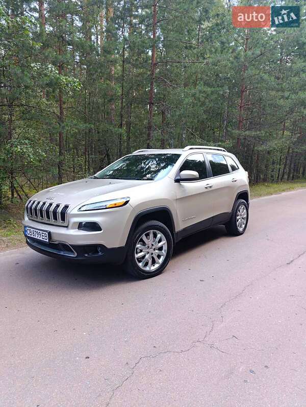 Jeep Cherokee (2015)