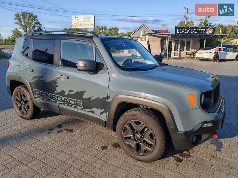Jeep Renegade (2016)