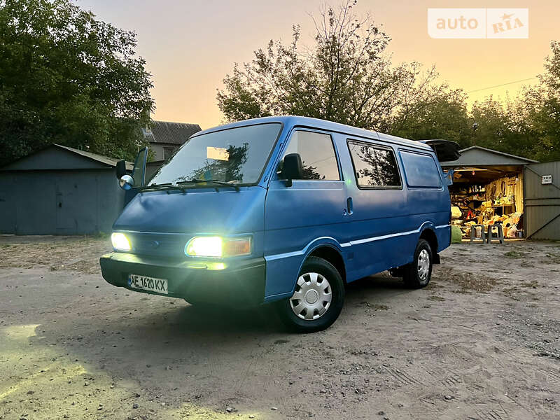 Kia Besta (1997)