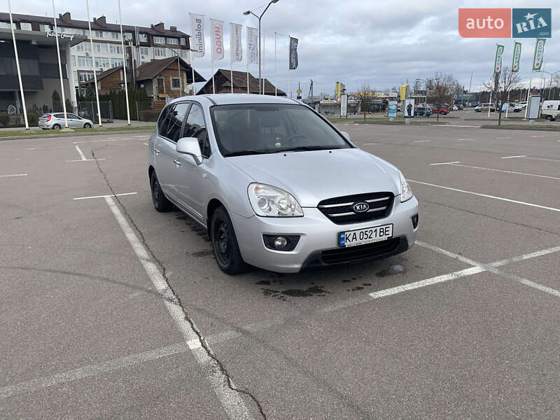 Kia Carens (2008)