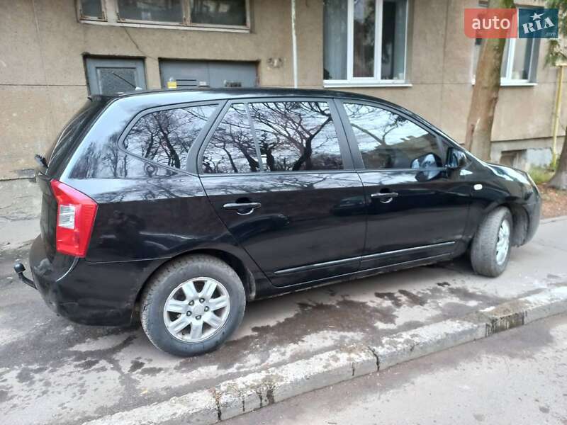 Kia Carens (2006)