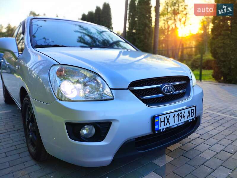 Kia Carens (2008)