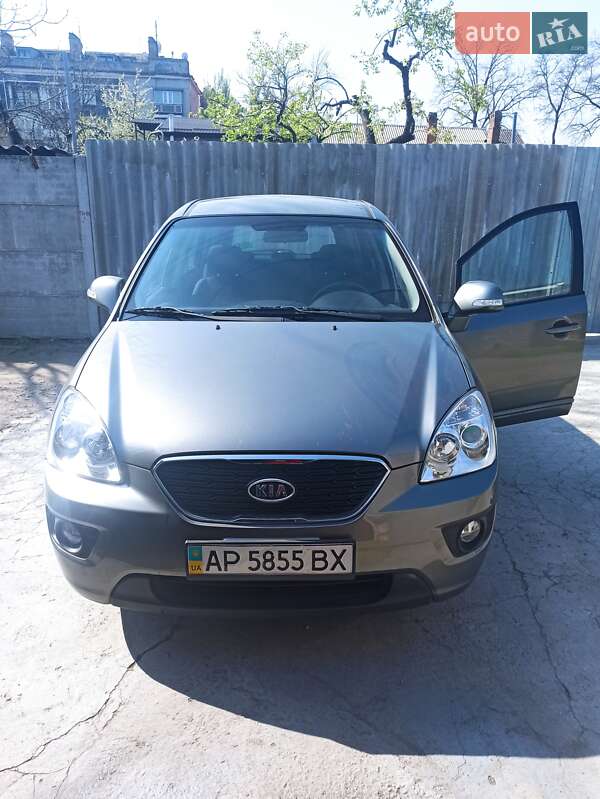 Kia Carens (2011)