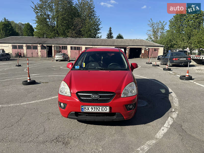 Kia Carens (2008)