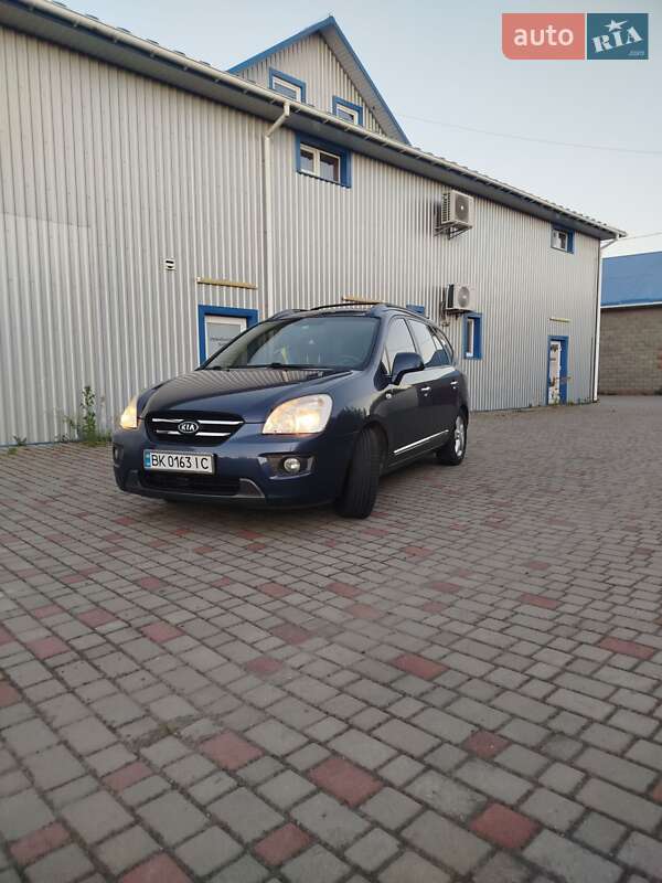 Kia Carens (2006)