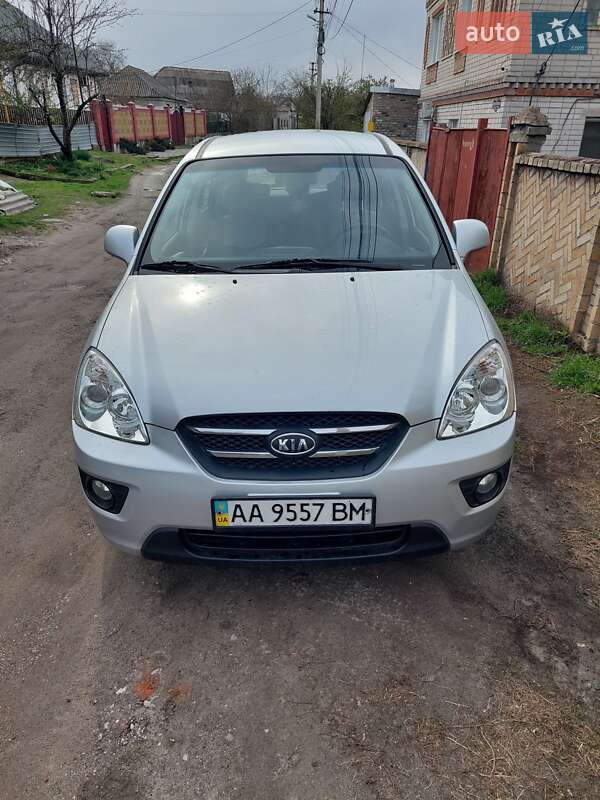 Kia Carens (2008)