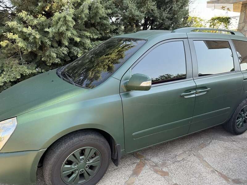 Kia Carnival (2011)