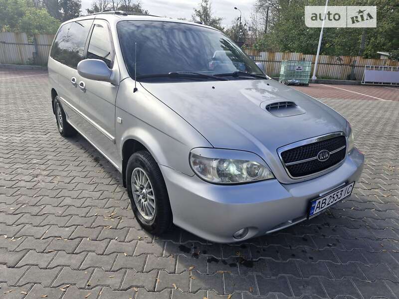 Kia Carnival (2000)