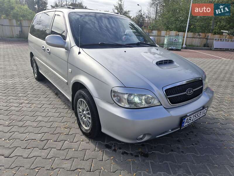 Kia Carnival (2000)