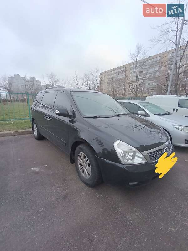 Kia Carnival (2011)