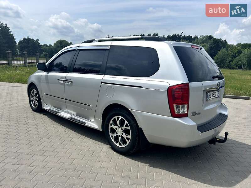 Kia Carnival (2014)