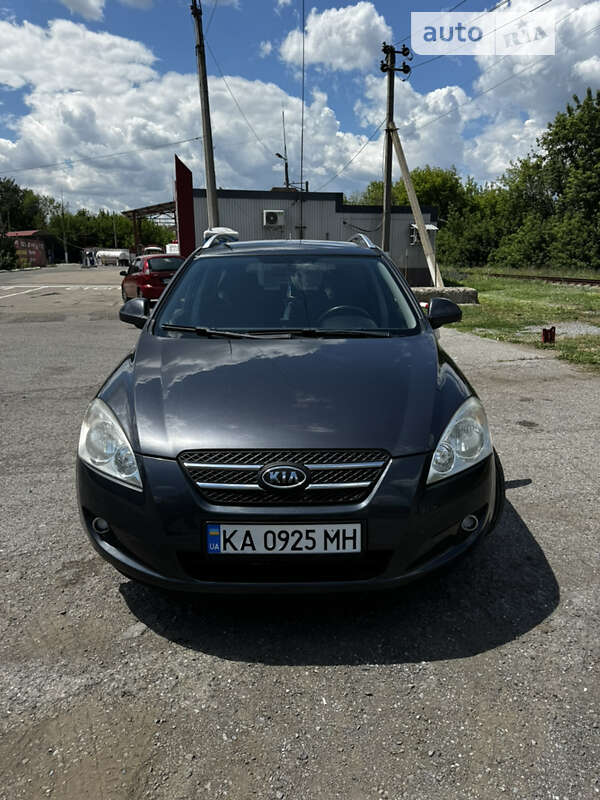 Kia Ceed (2008)