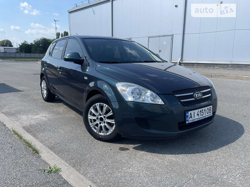 Kia Ceed (2008)