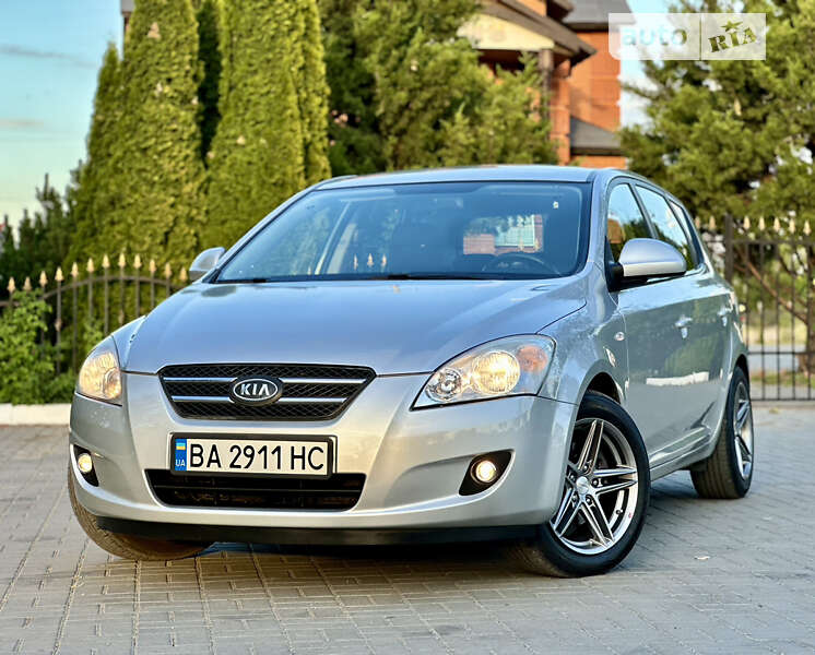 Kia Ceed (2008)