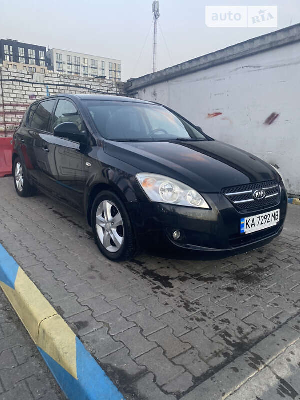 Kia Ceed (2007)