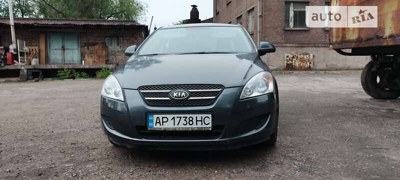 Kia Ceed (2008)