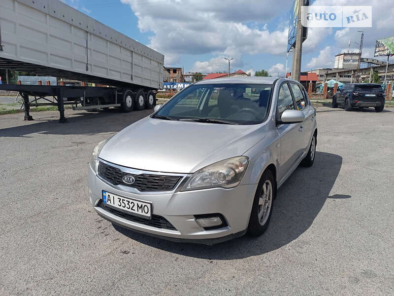 Kia Ceed (2010)