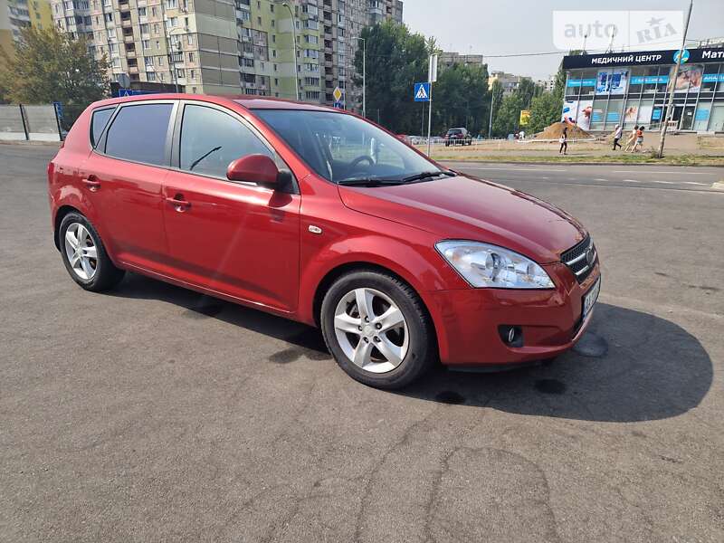 Kia Ceed (2008)