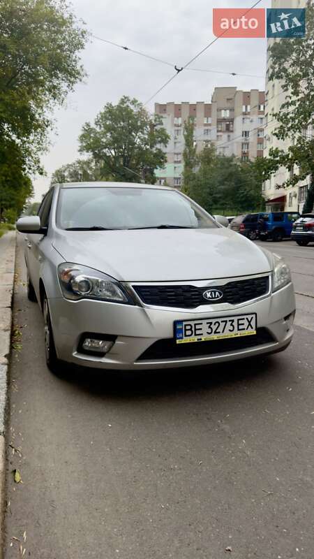 Kia Ceed (2011)