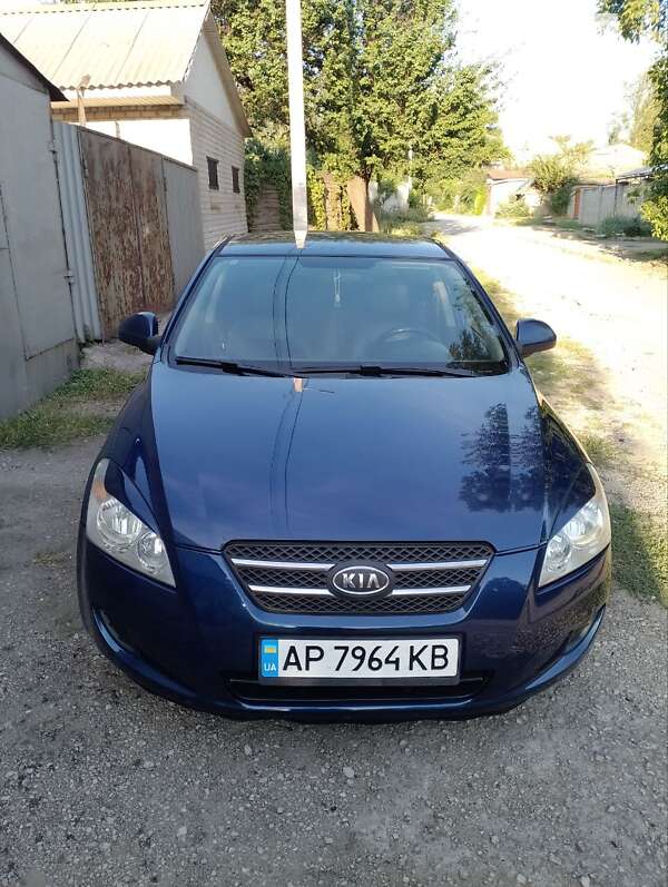 Kia Ceed (2008)