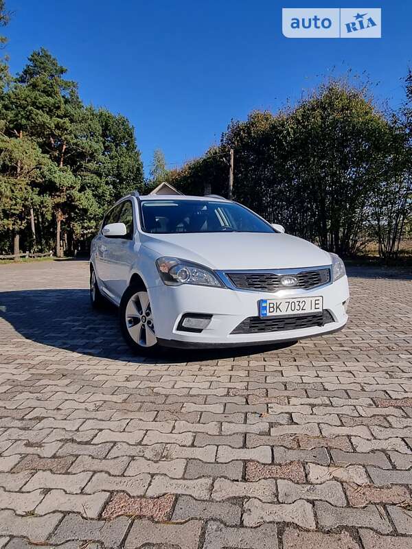 Kia Ceed (2011)