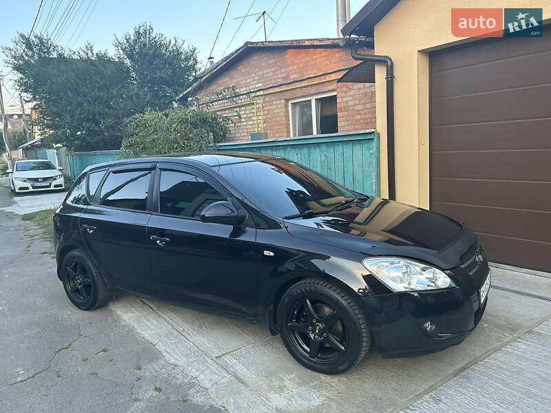 Kia Ceed (2008)