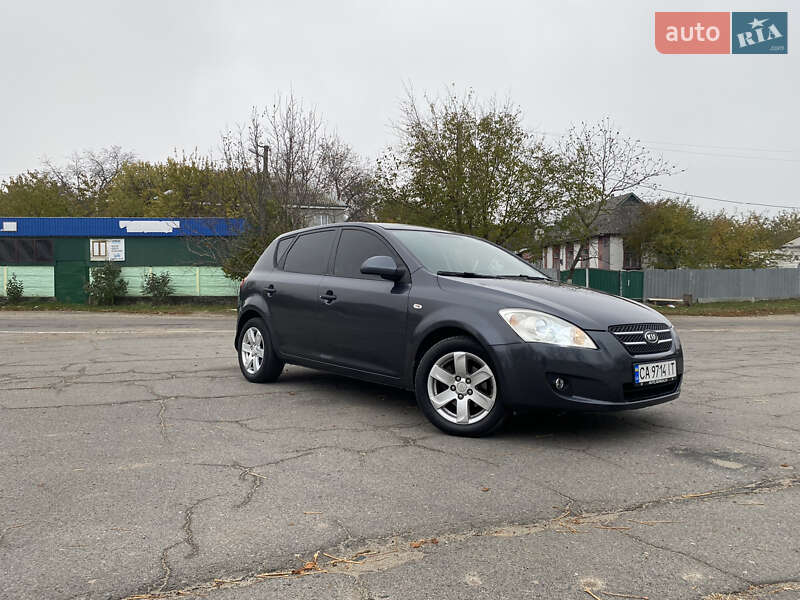 Kia Ceed (2008)