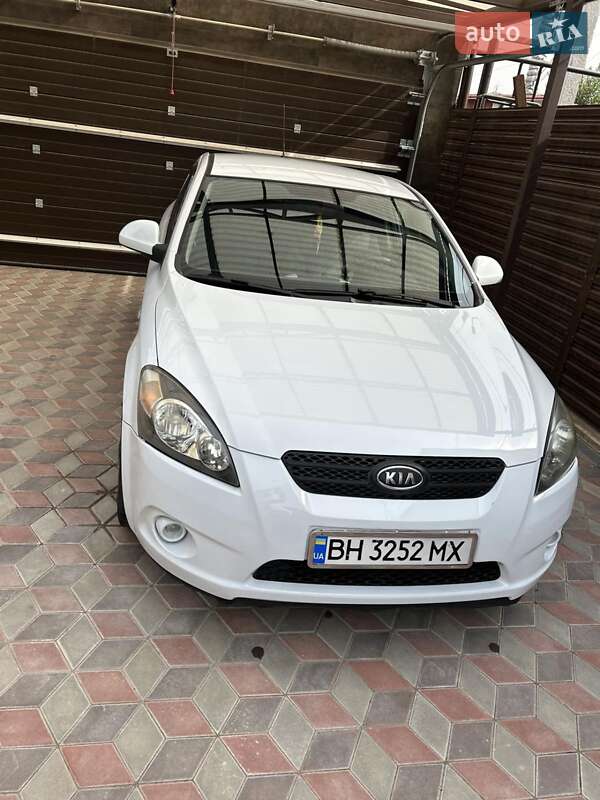 Kia Ceed (2008)